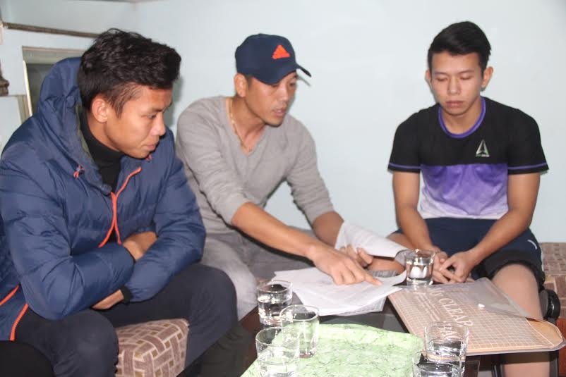 Trao tien cho Anh Khoa, Ngoc Hai chua chac tro lai U23 VN hinh anh