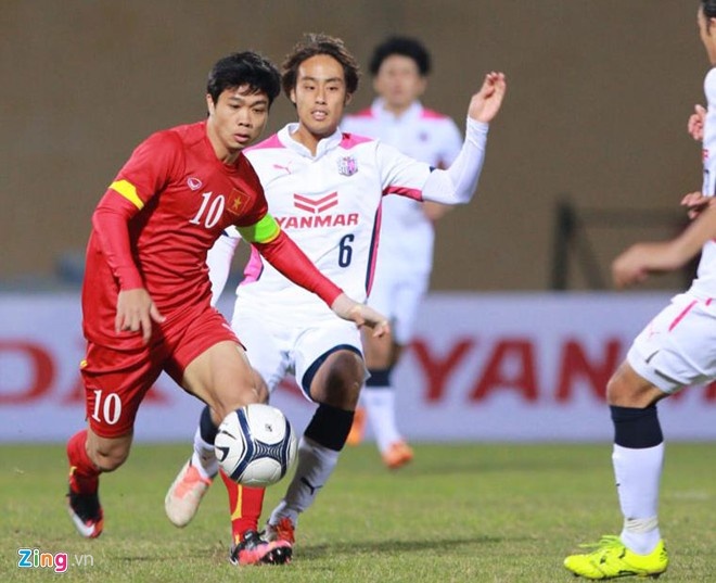 Công Phượng chơi tốt trong hiệp 1 với pha kiến tạo cho Mạnh Hùng ghi bàn nhưng mờ nhạt trong hiệp 2. 