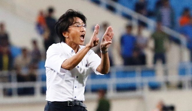 ‘HLV Miura tung bop nghet cac doi bong vi su cung nhac' hinh anh