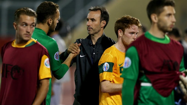 Doi thu U23 Viet Nam giao huu voi quan xanh xin hinh anh