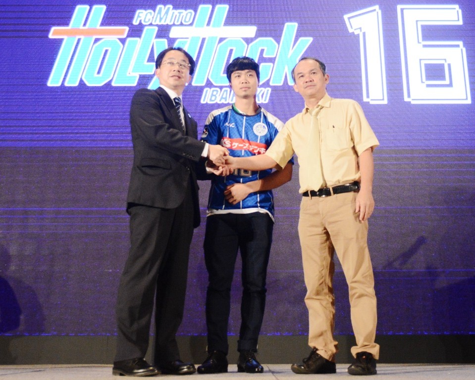 Bau Duc cay nho Mito Hollyhock giup Cong Phuong phat trien hinh anh