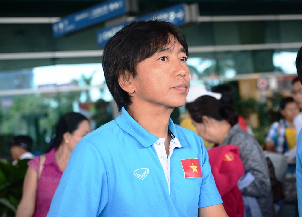'VFF chua quyet dinh chia tay HLV Miura' hinh anh