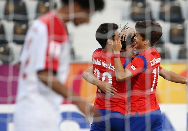 U23 Han Quoc, Iraq vao ban ket giai U23 chau A hinh anh