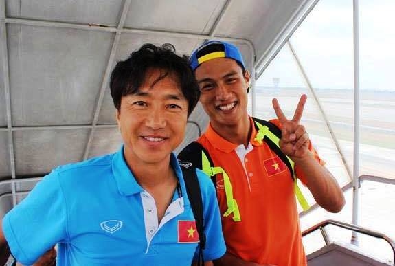 Cac tuyen thu Viet Nam gui loi cam on HLV Miura hinh anh