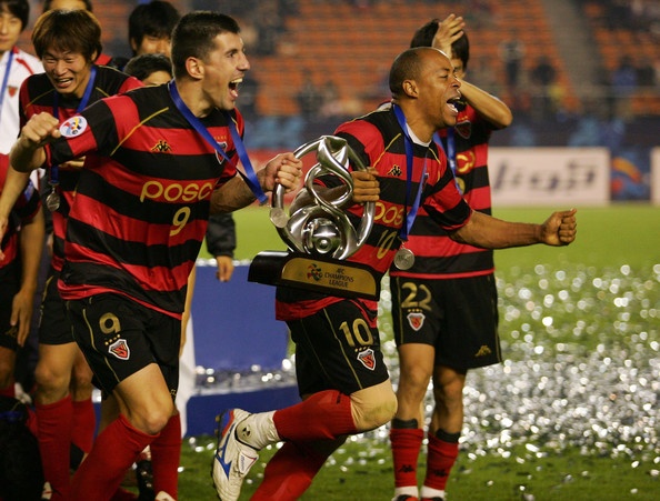 Doi bong Han Quoc tu tin danh bai Ha Noi T&T o giai chau luc hinh anh