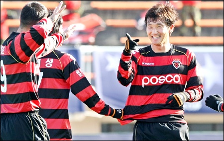 Doi bong bau Hien chia tay AFC Champions League hinh anh