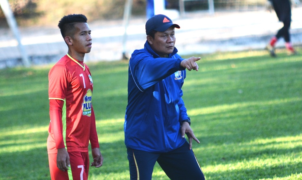 Xem HLV Nguyen Quoc Tuan do tai Le Huynh Duc hinh anh