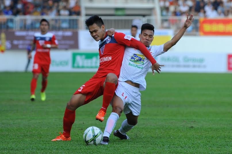 HLV Quoc Tuan an tam ve loi choi cua HAGL hinh anh