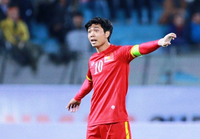 ​ Cong Phuong nhan giai cau thu Viet Nam duoc yeu thich nhat hinh anh