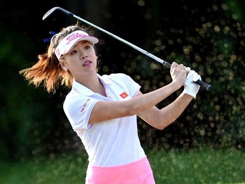 Ngo Bao Nghi huong dan dung gay gat trong golf hinh anh