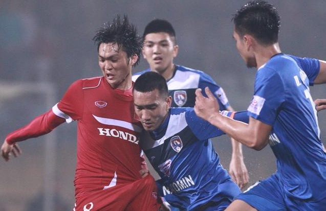 Tuan Anh va Cong Vinh giup tuyen Viet Nam thang 4-0 hinh anh
