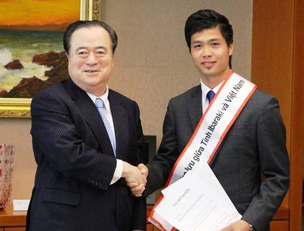 Cong Phuong tro thanh Dai su giao luu hinh anh