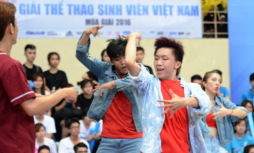 Thanh Duy du khan giai the thao sinh vien anh 1