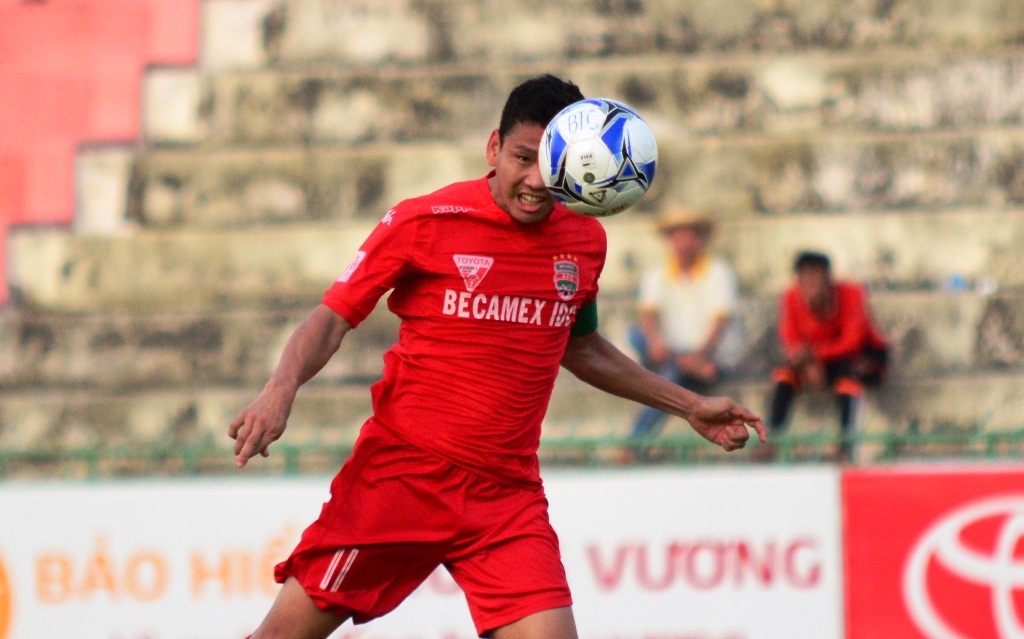 Cong Vinh, Anh Duc giup Binh Duong ha doi cuoi bang hinh anh