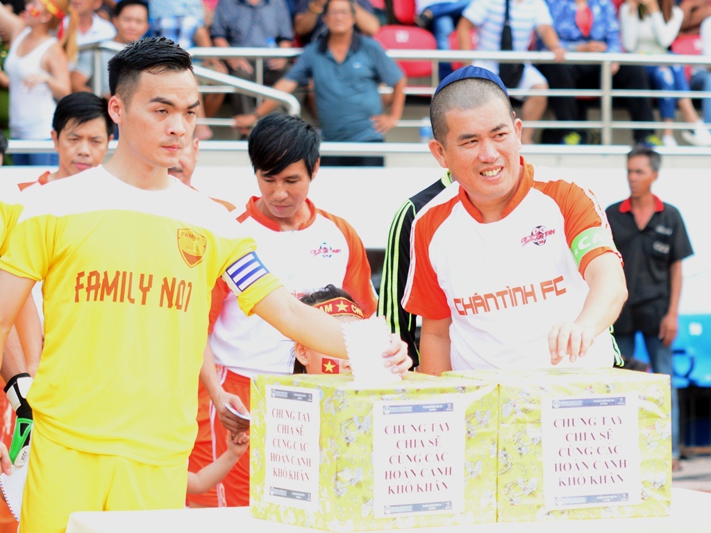 Nhat Cuong, Que Ngoc Hai so giay vi nguoi ngheo hinh anh