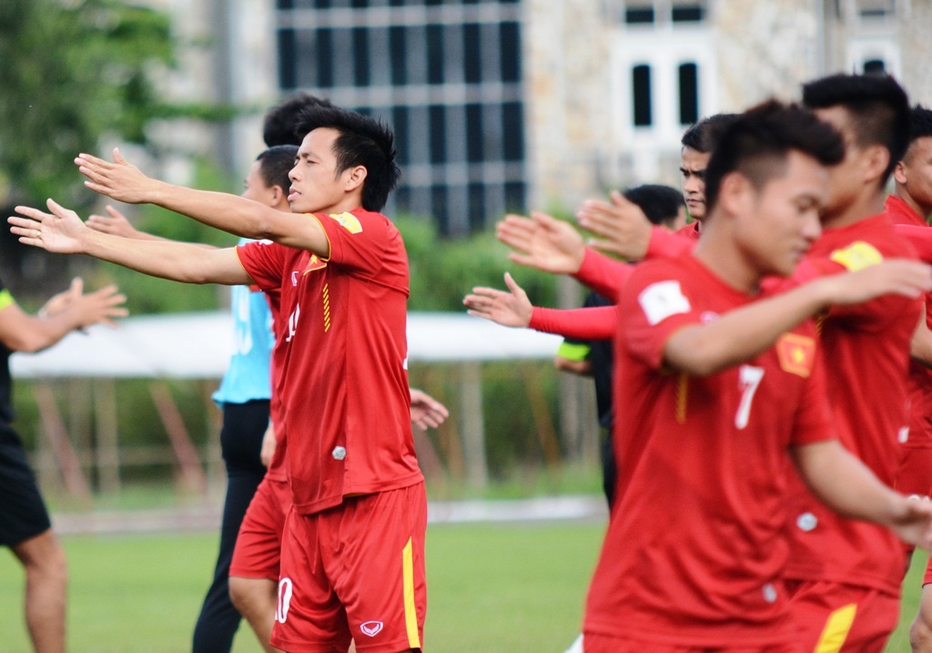 Tuyen Viet Nam choi bong nem chieu 5/6 anh 1