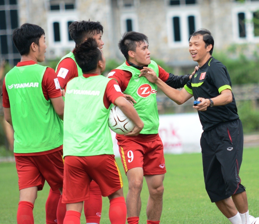 Tuyen Viet Nam choi bong nem chieu 5/6 anh 4