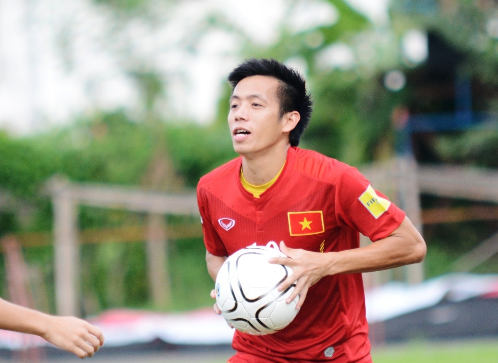 Tuyen thu Viet Nam cuoi het co choi bong nem truoc chung ket hinh anh