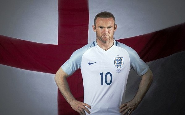 Tuyen Anh voi 'canh bac' Wayne Rooney hinh anh