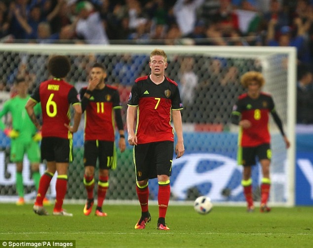 Ban gai mang hinh nom co vu Pelle anh 6