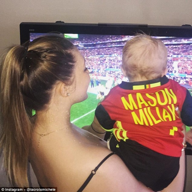 Ban gai mang hinh nom co vu Pelle anh 5