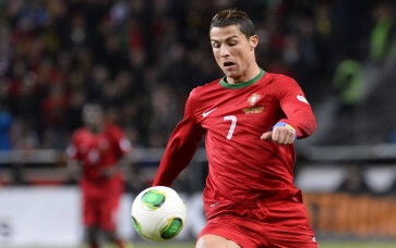 7 khoanh khac dang nho cua Ronaldo cung tuyen Bo Dao Nha hinh anh