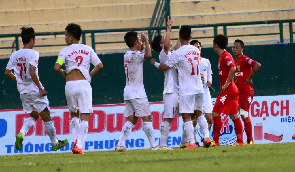 Binh Duong danh bai HAGL chieu 14/6 anh 5