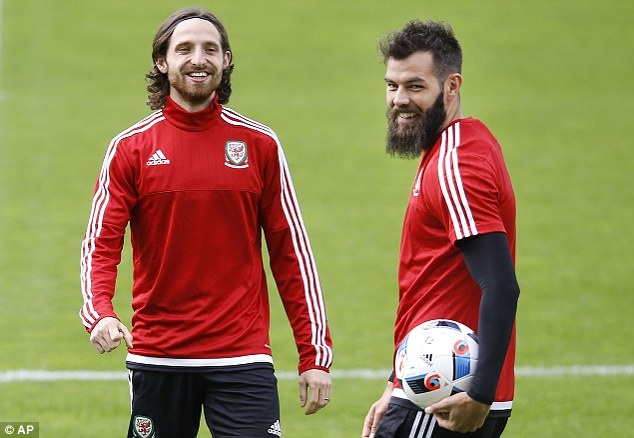 Tran Anh vs Wales ngay 16/6 anh 6