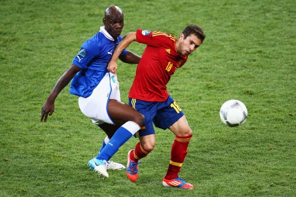 Gerard Pique e ngai Italy anh 1