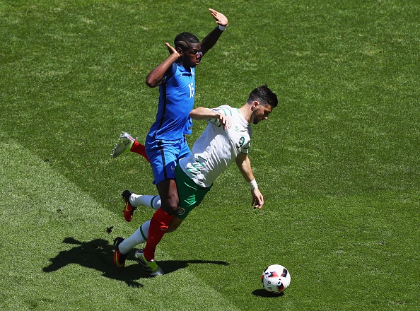 Trong tai Nicola Rizzoli ban linh khi thoi penalty hinh anh