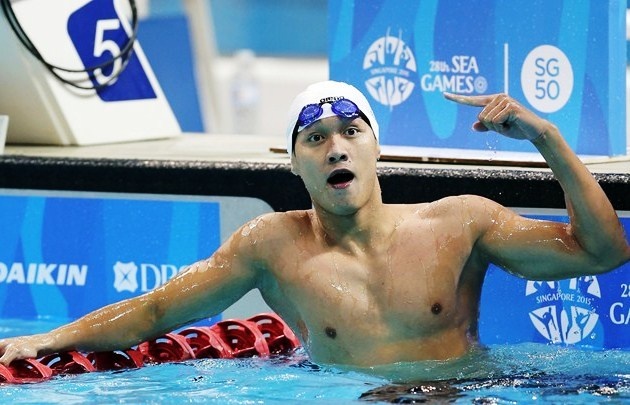 Hoang Quy Phuoc doat HCV, pha ky luc quoc gia o Hungary hinh anh