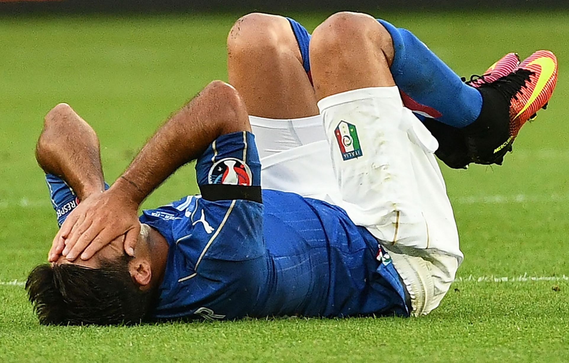 Tuyen Italy tuong nho cac nan nhan o Bangladesh hinh anh