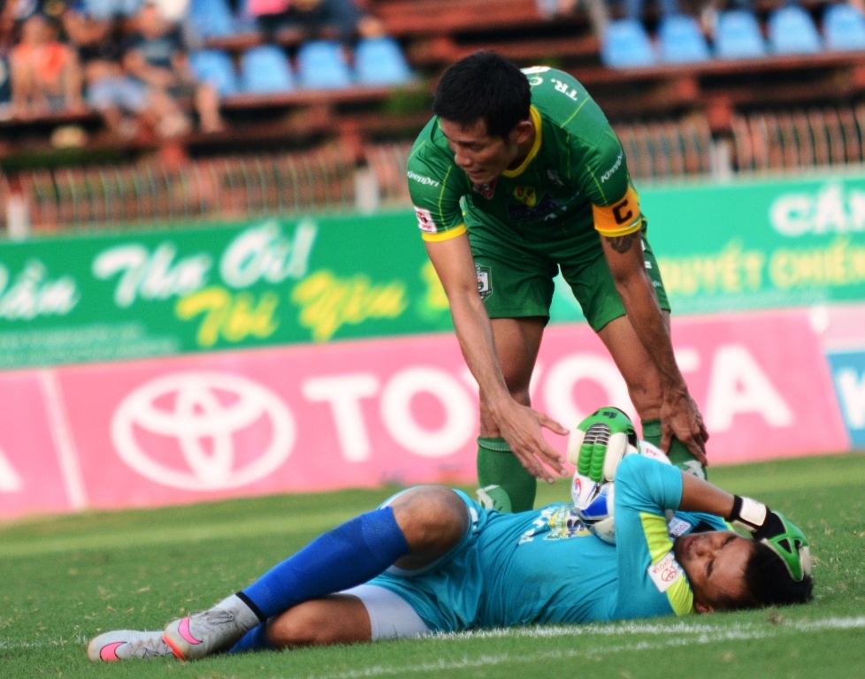 HLV Can Tho: ‘Cau thu HAGL non, khong biet choi tieu xao’ hinh anh