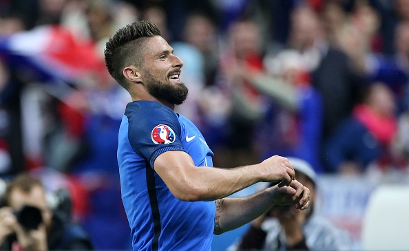 Olivier Giroud muon Phap phuc thu tuyen Duc hinh anh