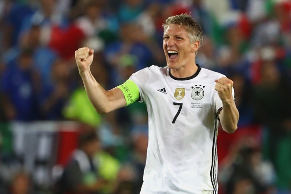 Schweinsteiger da chinh tran ban ket voi Phap hinh anh