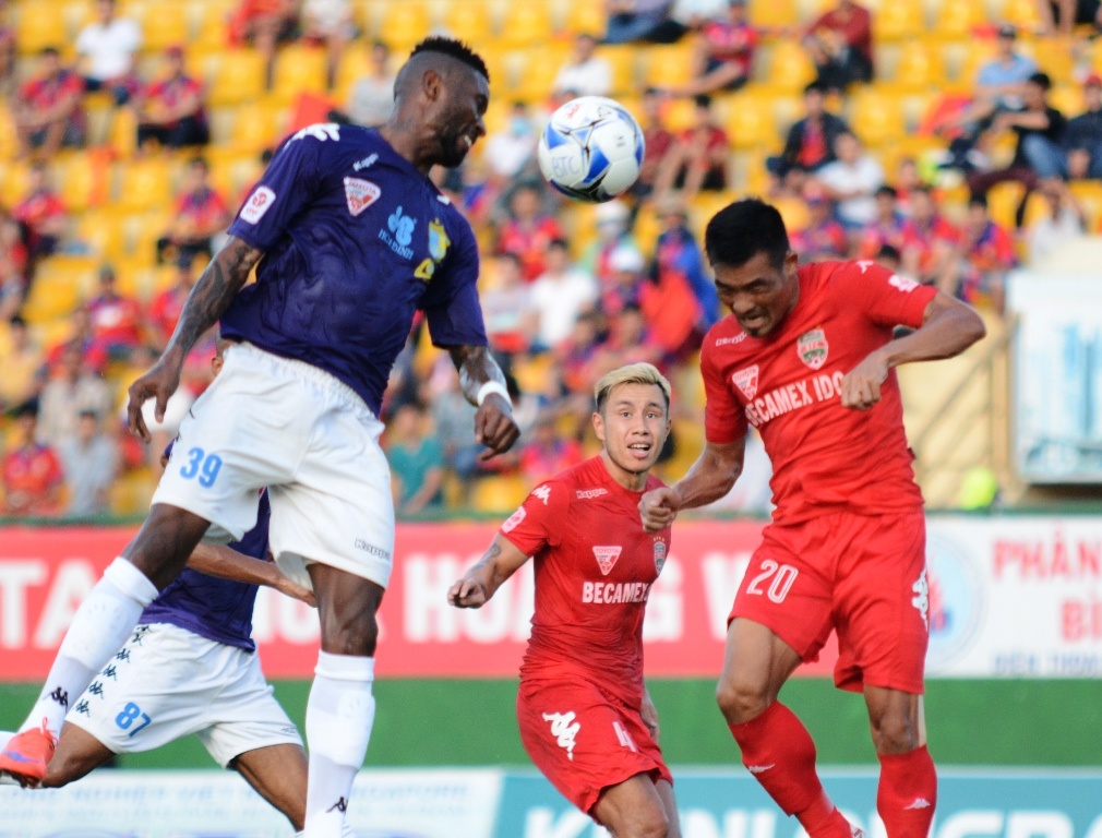 Tran Binh Duong vs Ha Noi T&T anh 5