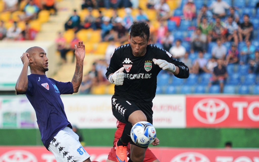 Tran Binh Duong vs Ha Noi T&T anh 4