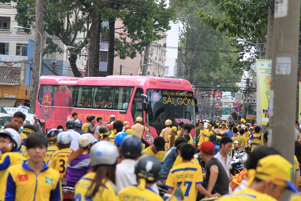 Tran CLB Sai Gon vs SLNA anh 1