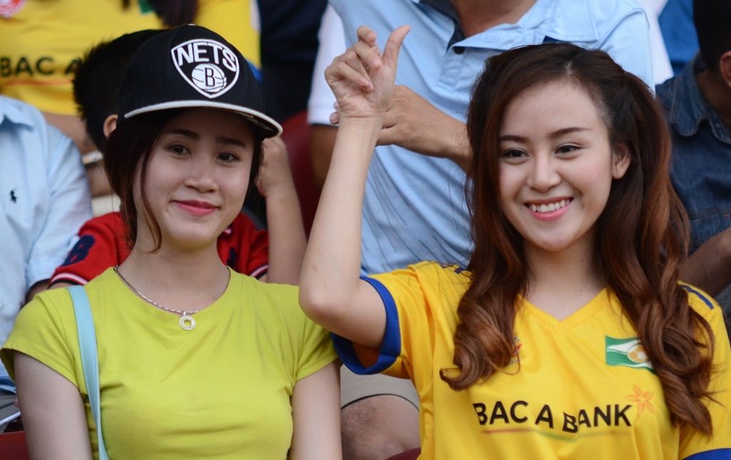 Tran CLB Sai Gon vs SLNA anh 5