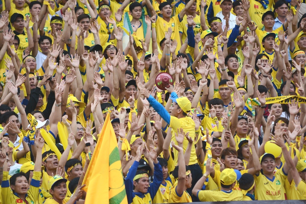 Tran CLB Sai Gon vs SLNA anh 2