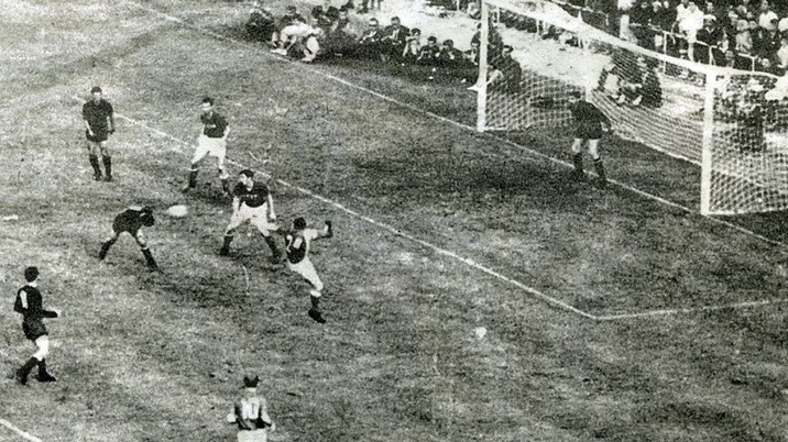 Khoanh khac cac tran chung ket Euro anh 4