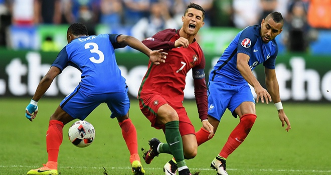 Dimitri Payet: ‘Toi khong co y lam ton thuong Ronaldo’ hinh anh