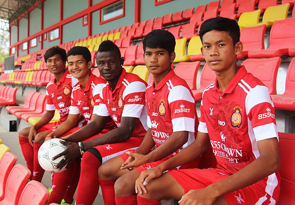 Kham pha CLB Phom Penh Crown anh 1