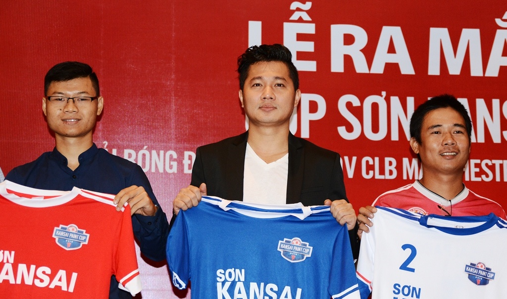 Giai bong da danh cho CDV MU tai Viet Nam hinh anh