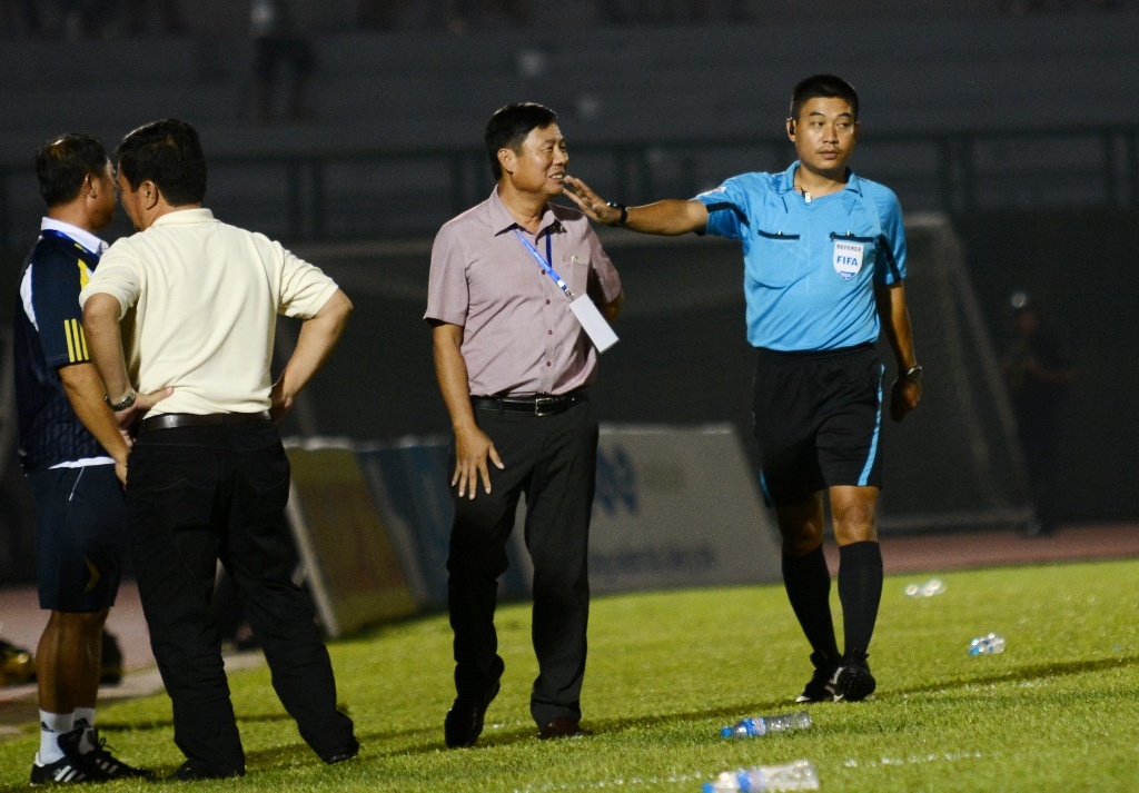 HLV Lê Huỳnh Đức chỉ trích trọng tài ảnh 1 HLV Le Huynh Duc chi trich trong tai anh 1