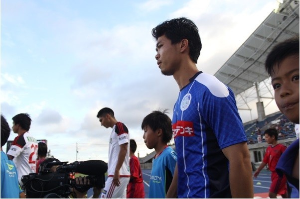 Cong Phuong lan dau da chinh tai J.League 2 hinh anh