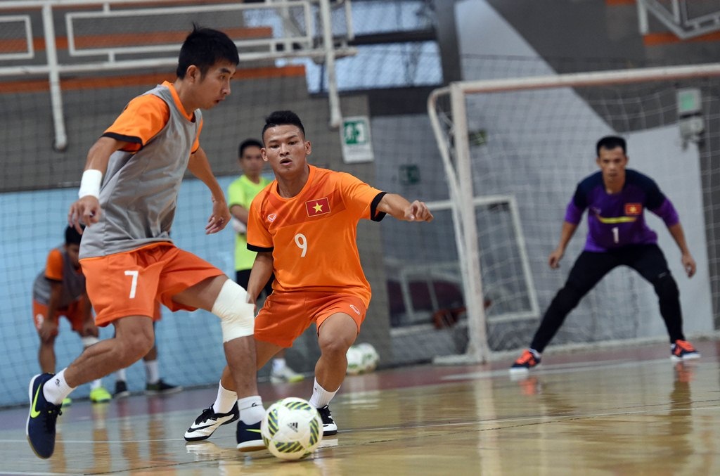 Tuyen futsal Viet Nam tap buoi dau tien tai Colombia hinh anh