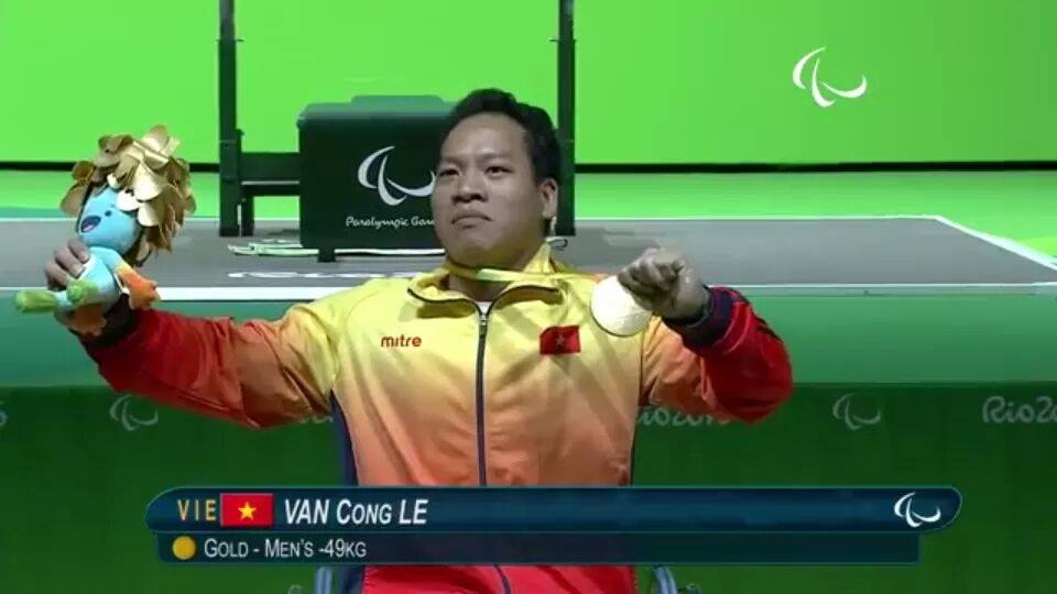 Le Van Cong doat HCV Paralympics anh 1