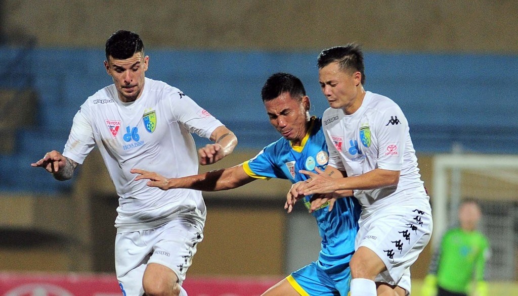Ha Noi T&T chiem uu the o cuoc dua vo dich V.League hinh anh