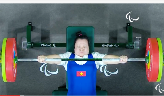 Dang Thi Linh Phuong doat HCD Paralympics hinh anh